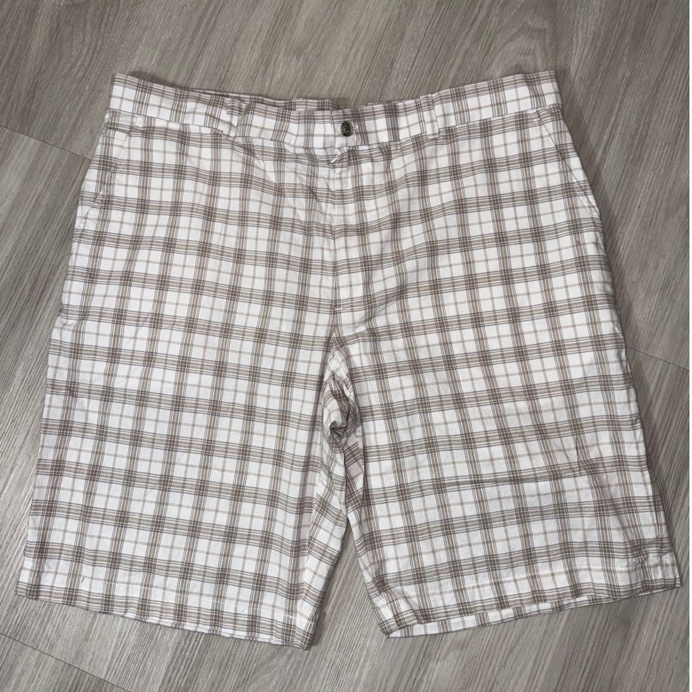 Perry Ellis Mens Plaid Shorts Tan White 100% Cotton Size 38 Flat Front Casual